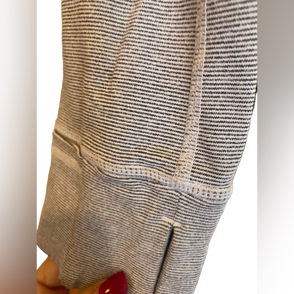 *Lululemon Active Jacket Size 8 - image 4